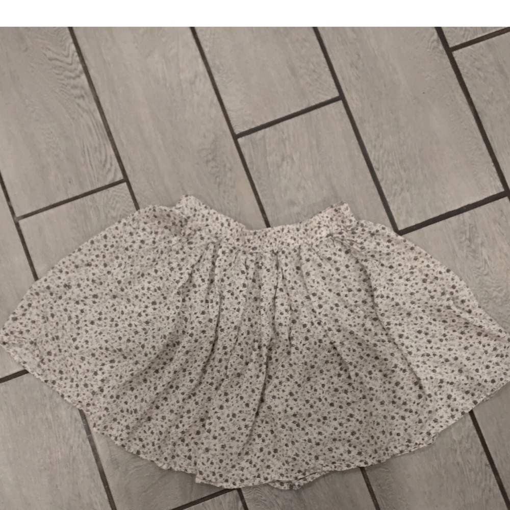 Brandy Melville Dana Floral Mini Skirt White Blue Ditsy‎ Print One Size OS